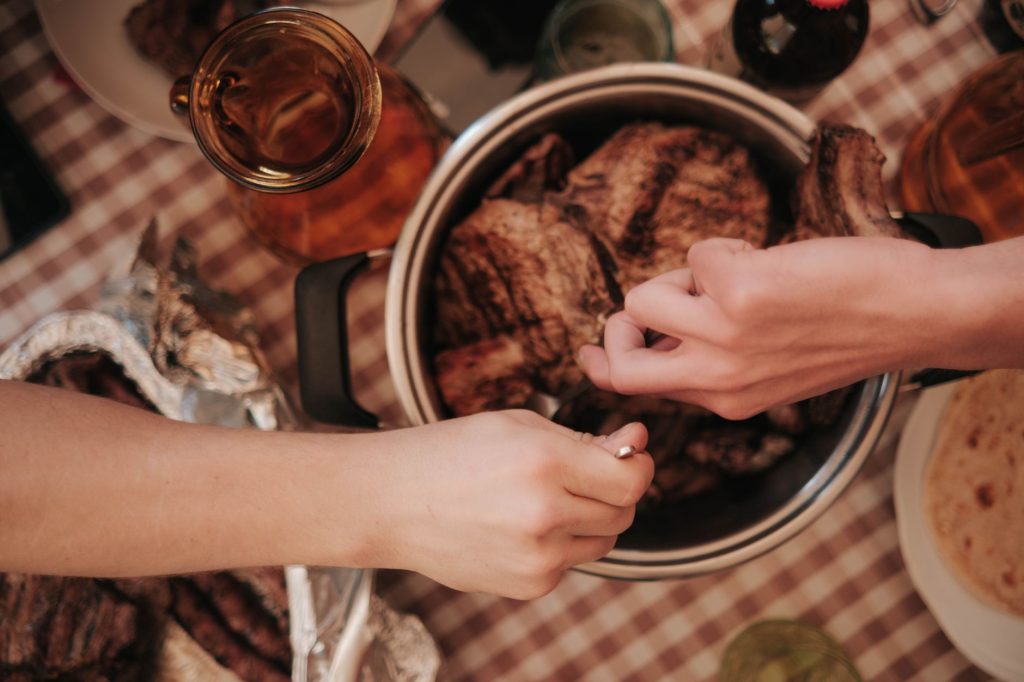 how long to cook ribs in crock pot