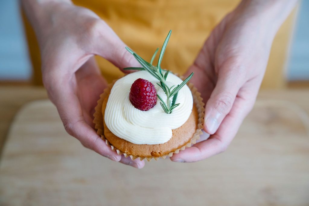 can you freeze cream cheese icing